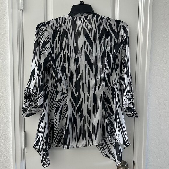 Cato Womens Black & White Abstract Print Sheer Tunic Top With Ruched Sleeves & A - Picture 2 of 7